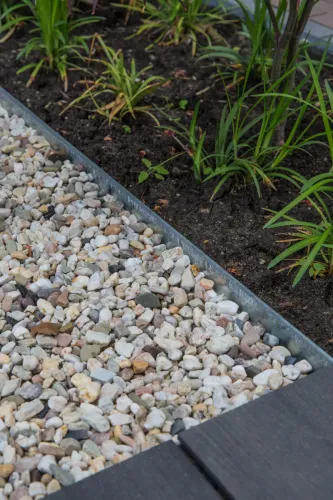 Incl. 4 verzinkte grondnagels 30