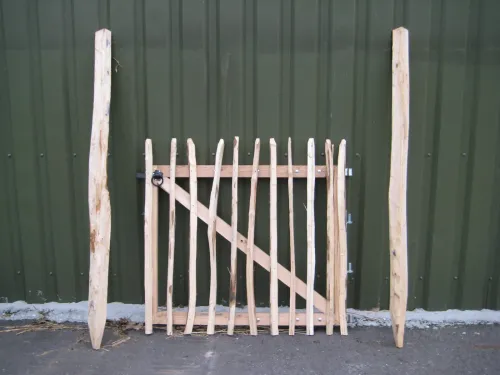 LET OP!! + 2 bevestigingpalen-