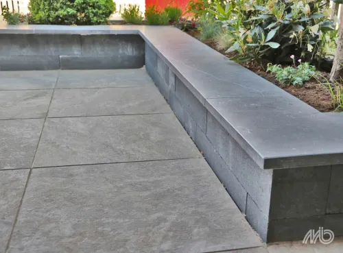 Bluestone Vijverrand 3x15x100 Primo-Voorkomt dat vocht in het metselwerk kan binnendringen