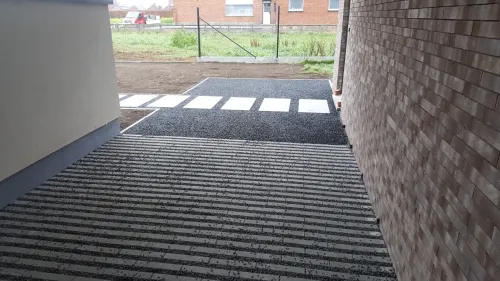 Hydro Lineo 30x10x8 nok 40 antraciet-Met afstandhouders