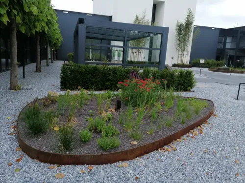 Incl. 3 verzinkte pennen 35cm-Verborgen bevestigingen voor een nette afwerking.